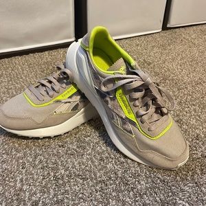 reebok CL Legacy AZ size 6.5 shoes